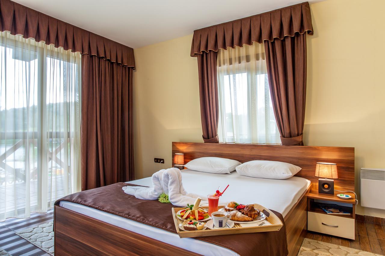 The Wind Mills Hydropark Hotel Gorna Malina Ngoại thất bức ảnh