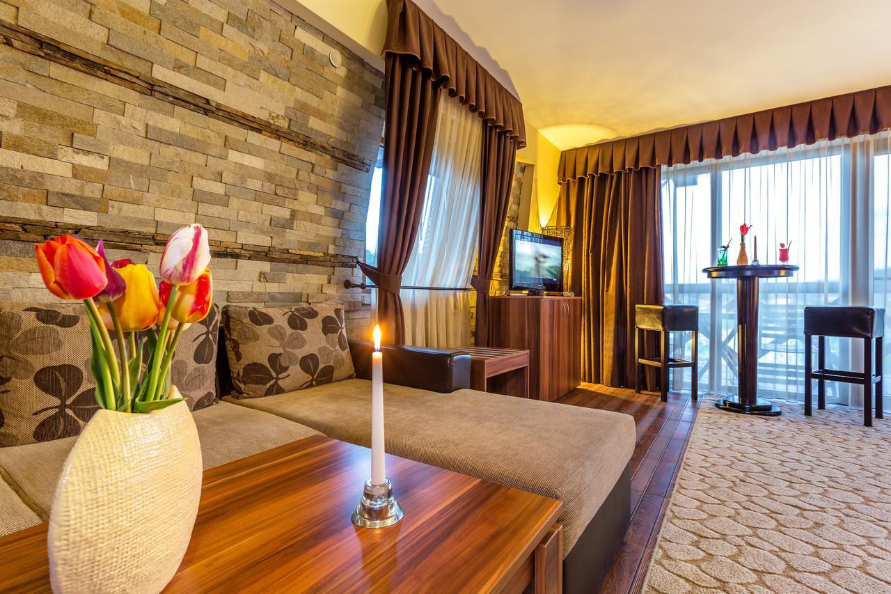 The Wind Mills Hydropark Hotel Gorna Malina Ngoại thất bức ảnh